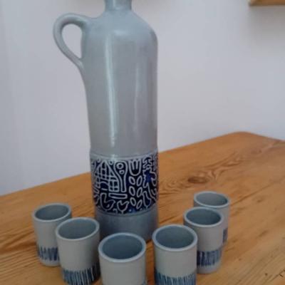 Steingutflasche mit sechs Stamperlen - thumb