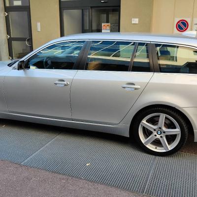 BMW 525XD xdrive BJ .2009 - thumb