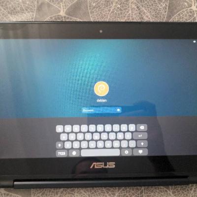 Laptop 11 Zoll ASUS 4GB ram 64GB ssd mit Debian - thumb