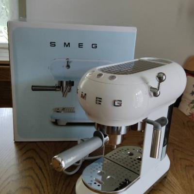 SMEG Espressomaschine Siebträger; weiß neuwertig - thumb