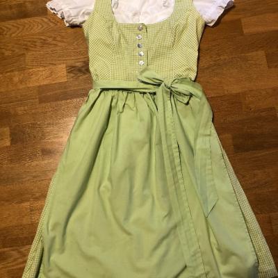 Neuwertiges Dirndl - thumb
