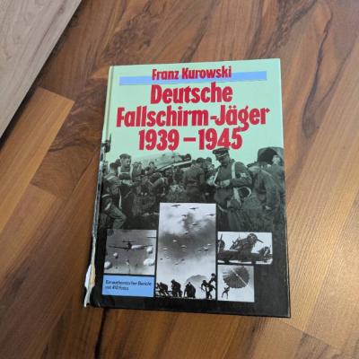 Kriegsbücher - thumb