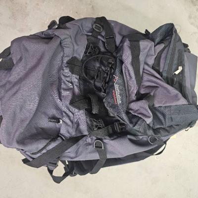 Verkaufe fast neuen Wanderrucksack (grau) - thumb