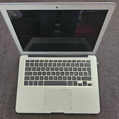 Verkaufe gut erhaltenen MacBook Air 13", 4GB - thumb