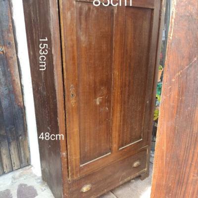 Antiker kleiner Schrank mit Schublade - thumb