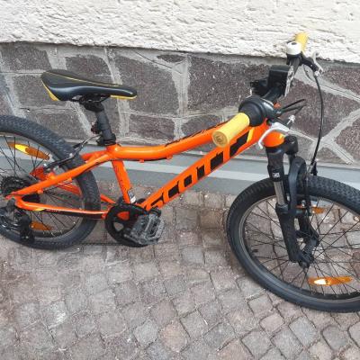 Kinderfahrrad Scott mit 20 Zoll Reifen - thumb