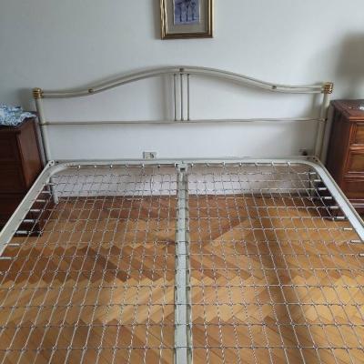 Metallbett mit Lattenrost / Netzrahmen – Doppelbett - thumb