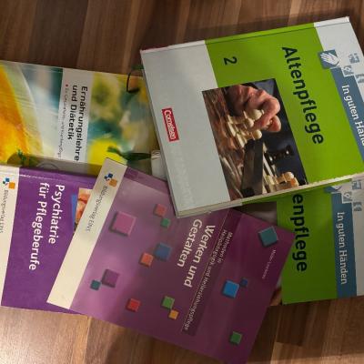 Schulbücher zu verschenken - thumb