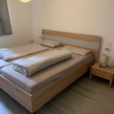 Doppelbett 180x200 - thumb