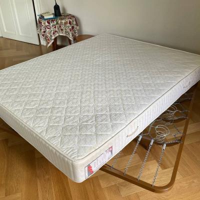 Neuwertige Matratze mit Eisenbettgestell 160 x 200 cm - thumb