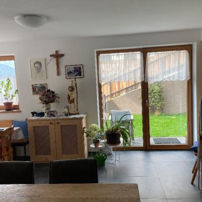 Wohnung mit 3 Schlafzimmern und Garten erbaut 2021 in zentraler Lage - thumb