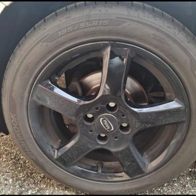 Schwarze neuwertige Stahlfelgen für Fiat 500 - thumb