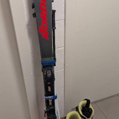 Skiausrüstung Junior ca. 11-13 Jahre - thumb