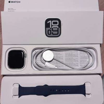 Apple iWatch Series 10 - Silber - 46mm - thumb