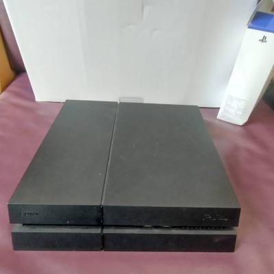 Playstation PS4 - 500GB - thumb