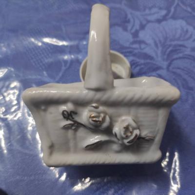 Kleines Porzellankörbchen - Cestino piccolo in porcelana - thumb