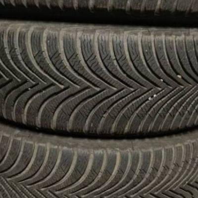 4 Winterreifen 205/60/R16 - thumb