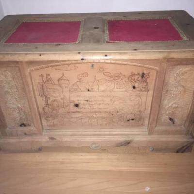 Kleine Bauerntruhe geschnitzt - thumb