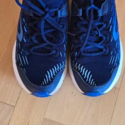 Gute erhaltene Halleschuhe nur für Turnhalle benützt gr 39 - thumb