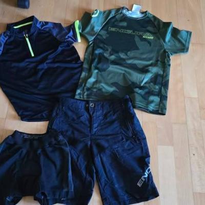 T-Shirt und Kurze Hose für Radfahrensiehe unten gr - thumb