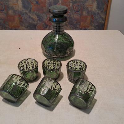 Schnapsgläser und Flasche - thumb