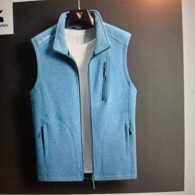 Hellblaues Gilet, nagelneu zu verkaufen - thumb