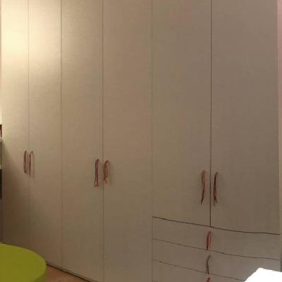 Kleiderschrank sehr gute Qualität - thumb