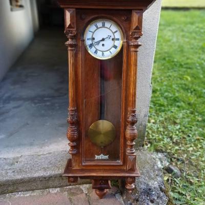 Antike Wanduhr für Bastler, Gewichte fehlen - thumb