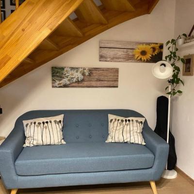 Gemütliches 3-Sitzer Sofa in Zuckerpapierblau – Top Zustand! - thumb