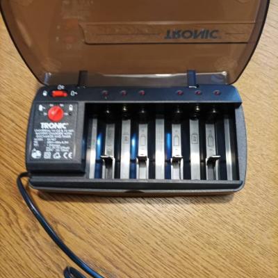 AKKU Ladegerät mit TIMER - thumb