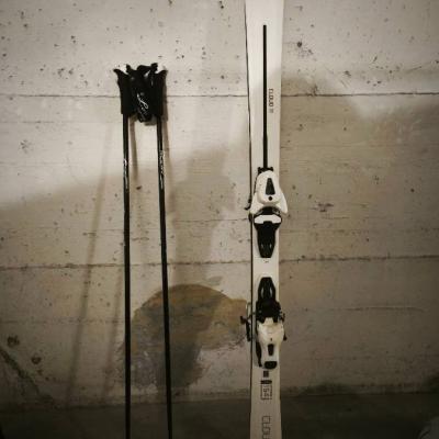 Schi, Schischuhe, Stöcke, Helm - thumb