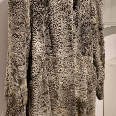 Verkaufe wunderschönen Persianer Mantel Größe 48 - thumb