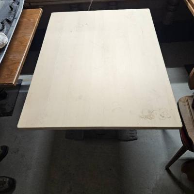 Tische in verschiedenen Größen - thumb