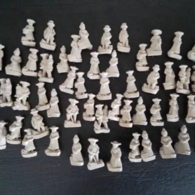 Verschiedene Holzfiguren - thumb