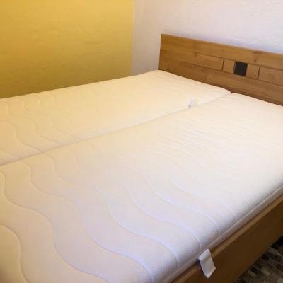 Bett 160x200 inkl. Lattenrost und Matratzen - thumb