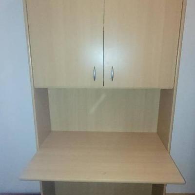 Verkaufe Schreibtisch mit Regal/ Vendo scrivania con scaffale - thumb