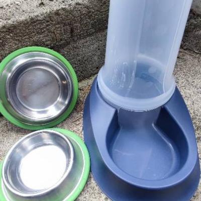 Napf und Futterspender - thumb