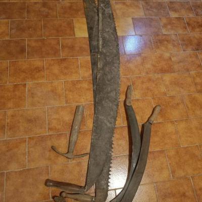 Alte Werkzeuge und Sägen - thumb