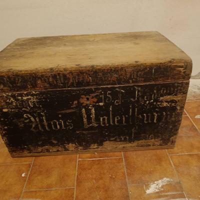 Sehr alte Kiste - thumb