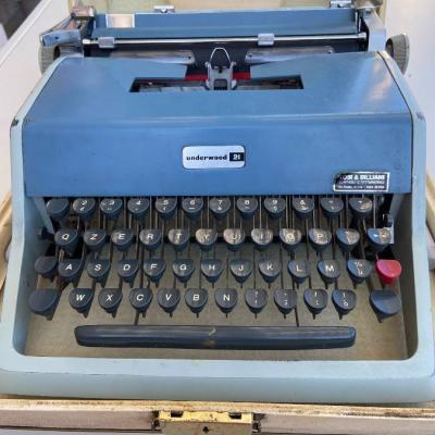 Schreibmaschine Olivetti Underwood 21 - thumb