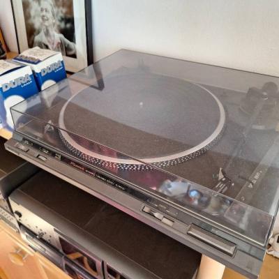 Plattenspieler, Stereoanlage, Verstärker - thumb