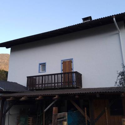 Fassadenfarbe abzugeben - thumb