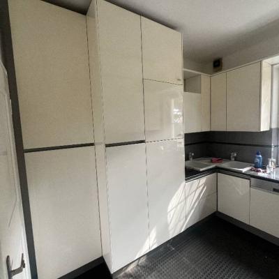 Komplette Küche mit allen Geräten - thumb