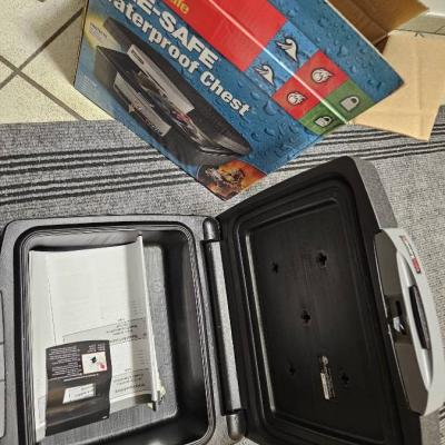 Wasserdichte und feuerfeste Box - thumb
