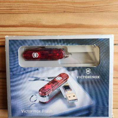 Victorinox Messer Flash USB 4 GB NEU - thumb