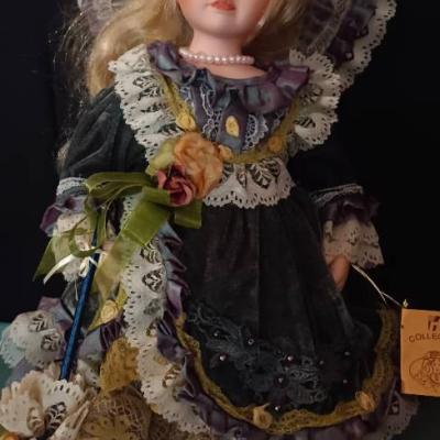 Porzellanpuppe zu verkaufen - thumb