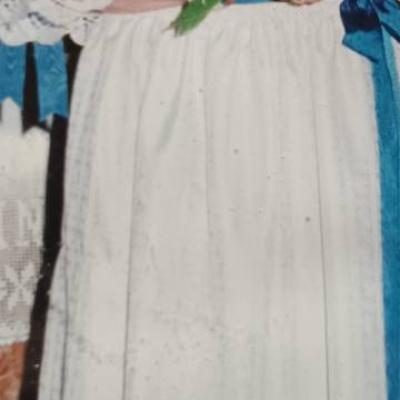 Meraner Bürgertracht mit blauen Bändern,2 Schürzen,Bluse u.Jacke - thumb