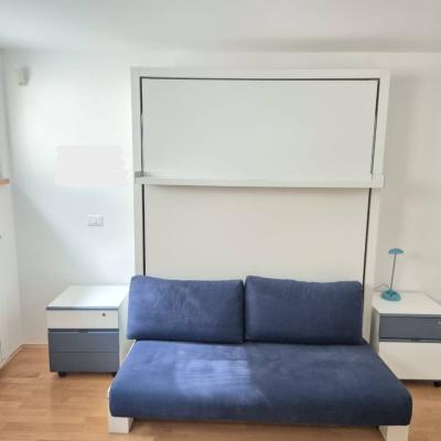 Klappsofa/-bett, Zimmereinrichtung. Spezialpreis wegen Platzbedarf - thumb