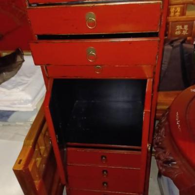 Cassettiera in legno colore rosso - thumb