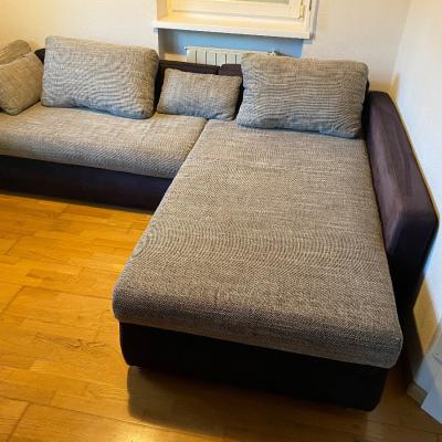 L-förmige Couch Stauraum und Bettfunktion - thumb